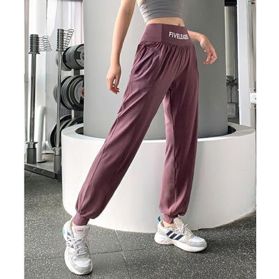 Pantalones deportivos con cintura ajustable y lettering - Image 4