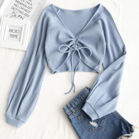 Blusa de Cuello V con Mangas Farol y Detalle Anudado en el Pecho - Image 10