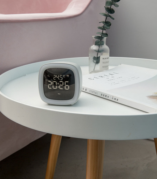 Reloj Despertador Digital con Luz Nocturna, Termómetro y Carga USB para Niños - Image 30
