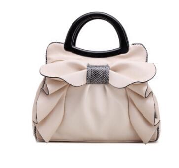 Bolsa de Cuero para Mujer Diseñador con Flores Grabadas - Estilo Retro Elegante - Image 6