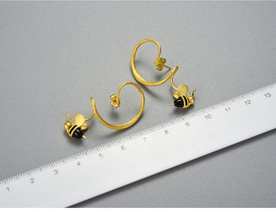 Aretes de Plata Esterlina con Diseño Geométrico de Abeja - Image 6