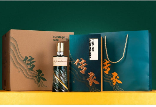 Caja de Licor con Diseño Floral Dorado y Seda Estampada - Image 11