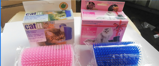 Rascador de Esquina para Gatos con Masajeador de Pelo - Image 12