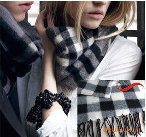 Bufanda Reversible de Terciopelo a Cuadros para Hombre y Mujer - Image 2