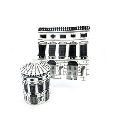 Tazas y Platillos con Diseño Clásico de Arquitectura