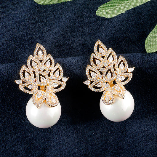 Aretes de Perla con Patrón Calado Elegante - Image 9