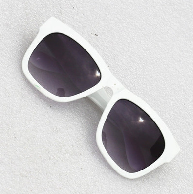 Gafas de Sol Retro con Cristales de Color Clásico - Image 10