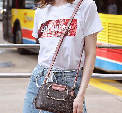 Bolsa Mensajera de Moda con Diseño Estampado Versátil - Image 5