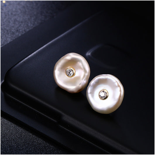 Aretes de Circón con Diseño de Concha - Image 4