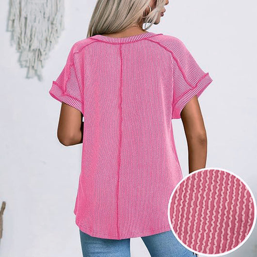Blusa Deportiva Bicolor con Cuello V y Efecto Twist - Image 29
