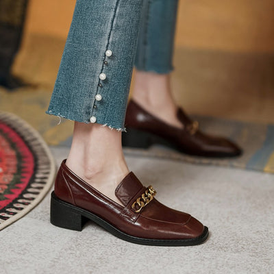 Zapatos Marrones con Tacón Robusto y Punta Cuadrada con Cadena - Image 8
