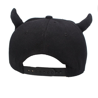 Gorra de Béisbol Negra con Cuernos - Image 3
