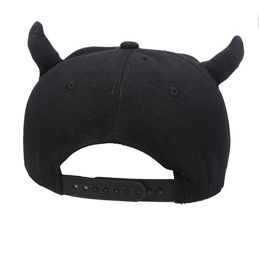 Gorra de Béisbol Negra con Cuernos - Image 3