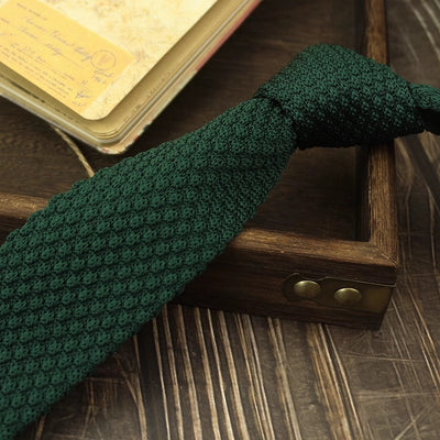 Corbata Tejida Estilo Universitario Angosta para Hombre y Mujer - Image 6