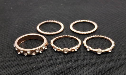Set de 5 Anillos Apilables Estilo Bohemio en Tono Oro Rosa - Image 14