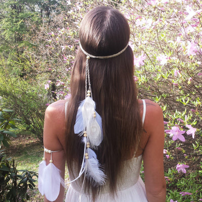 Adorno para cabello con cuerda de cuero y pluma de pavo real - Image 2