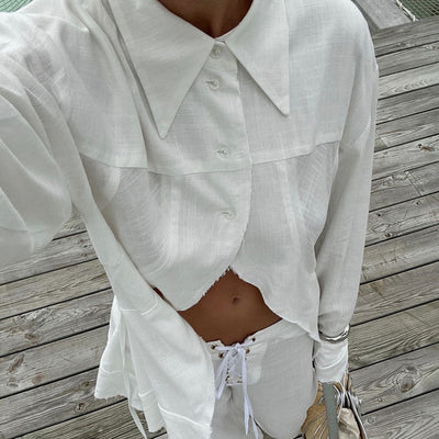 Conjunto Dos Piezas: Blusa Blanca Cropped con Cuello Solapa y Pantalón Ancho Calado con Amarre - Image 12