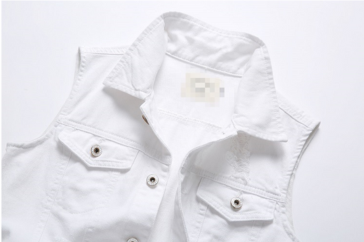 Chaleco Denim Blanco con Bolsillos y Detalles Rotos - Image 5