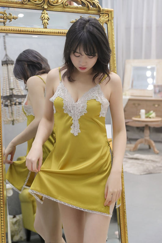 Pijama Sexy de Tiras Ajustables para uso en Ecuador - Image 3