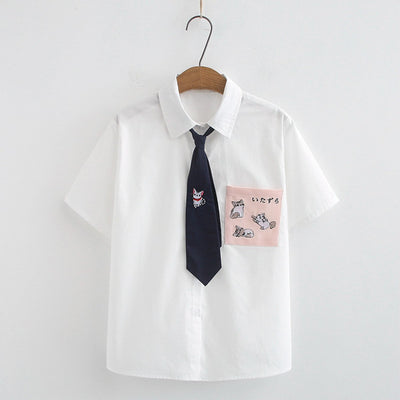 Camisa Blanca de Algodón con Gato Adorable en Estilo Escuela de Arte Japonesa