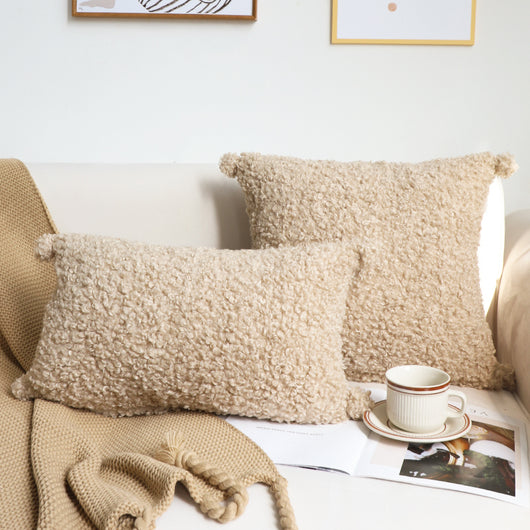 Almohada de Peluche con Bola Decorativa para Otoño e Invierno - Image 15
