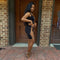 Vestido Casual Corto con Escote Strapless y Cadena Decorativa