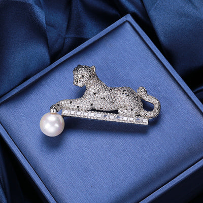 Broche Leopardo de Cobre con Micro Circonia - Estilo Coreano - Image 4