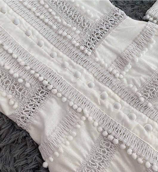 Vestido Corto con Cintura Hueca y Detalles de Encaje Calado - Image 16