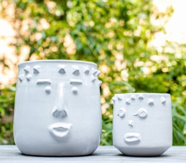 Jarrón Artesanal de Cerámica con Arte Facial