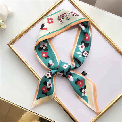 Cinta para Cabello Literaria - Accesorio Elegante con Diseño de Libros - Image 5