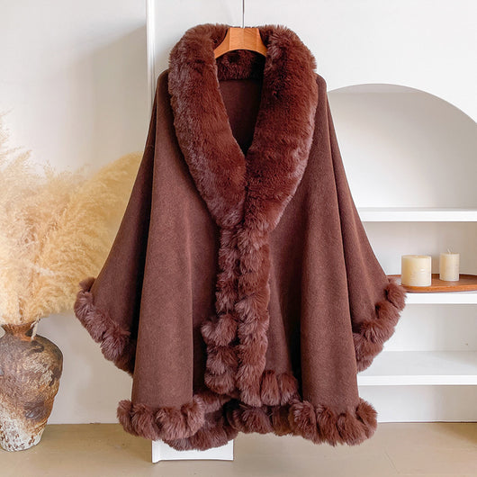 Capa Poncho Oversize con Cuello de Pelaje Irregular