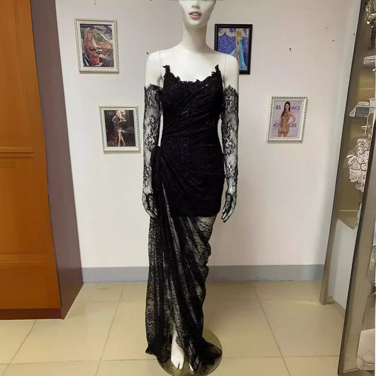 Vestido Largo Strapless con Encaje, Cuentas Brillantes y Abertura Sensual - Image 4