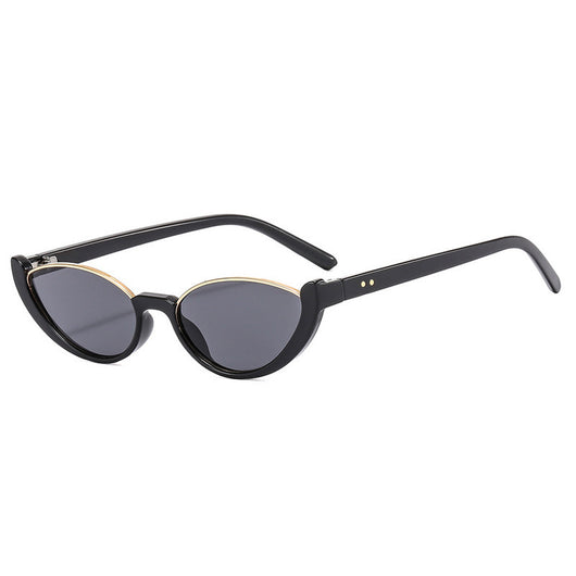 Pink cat-eye sunglasses with purple gradient lenses on a white background, showcasing a trendy style. - Image 5