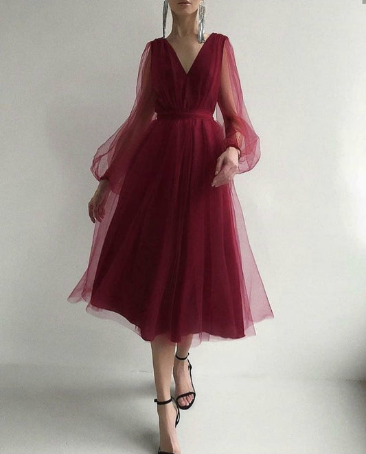 Vestido Largo Ajustado con Escote Profundo y Mangas Puff de Malla