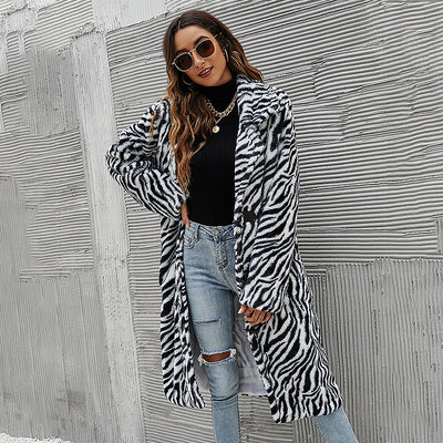 Blusa de Manga Larga con Estampado Cebra y Botones de Cuerno - Image 8