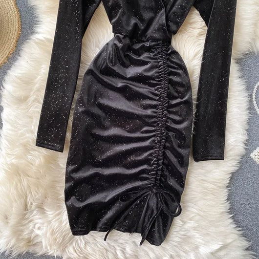 Falda Larga de Terciopelo Dorado con Cintura Fruncida y Manga Larga - Image 9