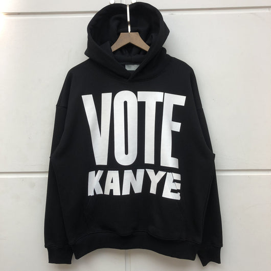 Sudadera con Capucha de Campaña - Diseño de Letras Icónico - Image 9