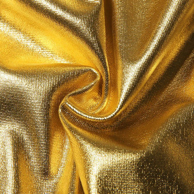 Top Corto Dorado con Tirantes Finos y Corte Ajustado - Image 13