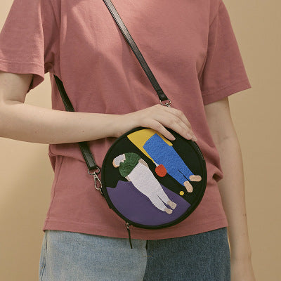 Bolso Redondo Pequeño de Lona con Bordado Diagonal - Image 4
