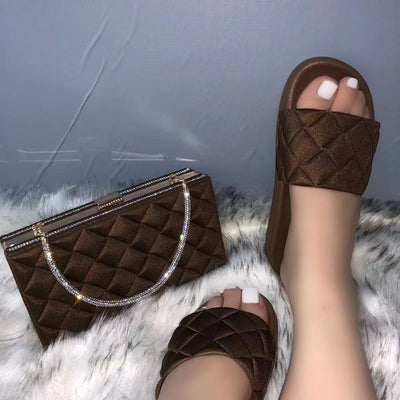 Sandalias y Pantuflas Cuadros con Bolsa Protectora