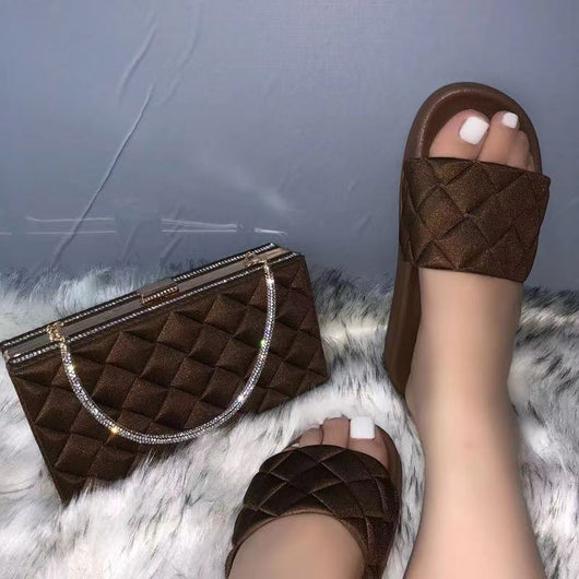 Sandalias y Pantuflas Cuadros con Bolsa Protectora