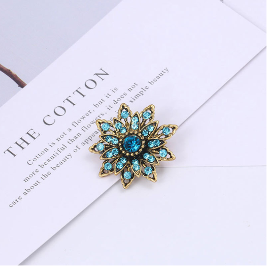 Broche Floral Dorado Vintage con Cristales y Brillantes