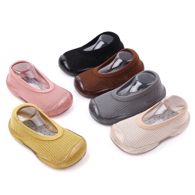 Zapatos-calcetín para bebé: primeros pasos primavera-verano
