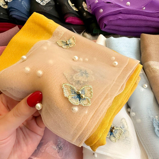 Pañuelo de Seda con Mariposas Beige para Otoño-Invierno - Image 27