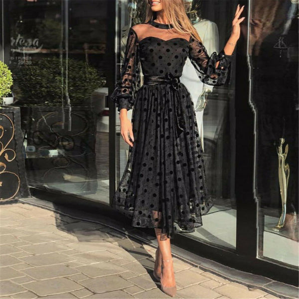 Vestido Negro con Lunares y Mangas de Malla Linterna