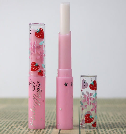 Labial Rojo Fresa - Color Vibrante y Duradero
