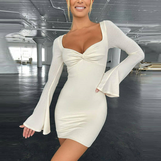 Vestido Entallado con Cuello Cuadrado y Mangas Acampanadas - Image 5
