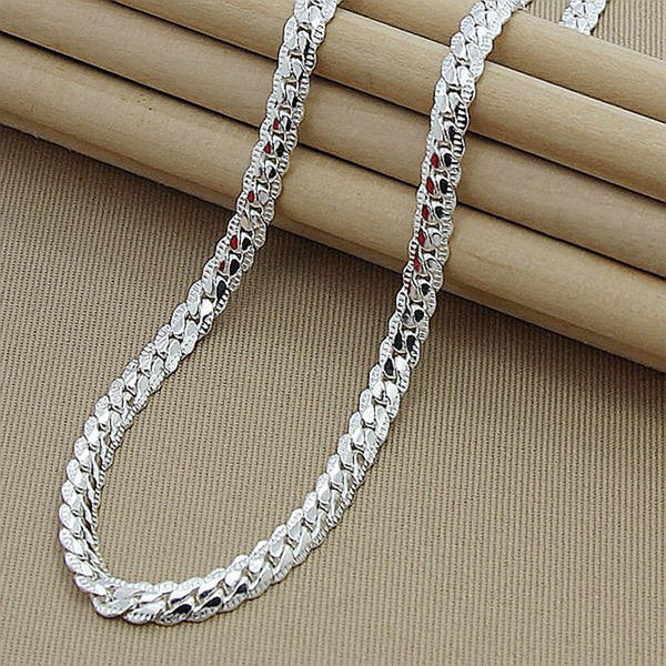 Cadena de Clavícula Plateada con Hueso de Serpiente Personalizado