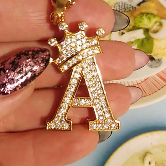Collar Cadena de Letra Corona Inglesa 26 para Mujer - Image 9