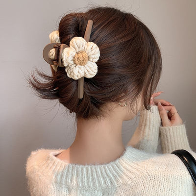 Pinza Floral de Lana Elegante para el Cabello - Clip Trasero Premium - Image 5